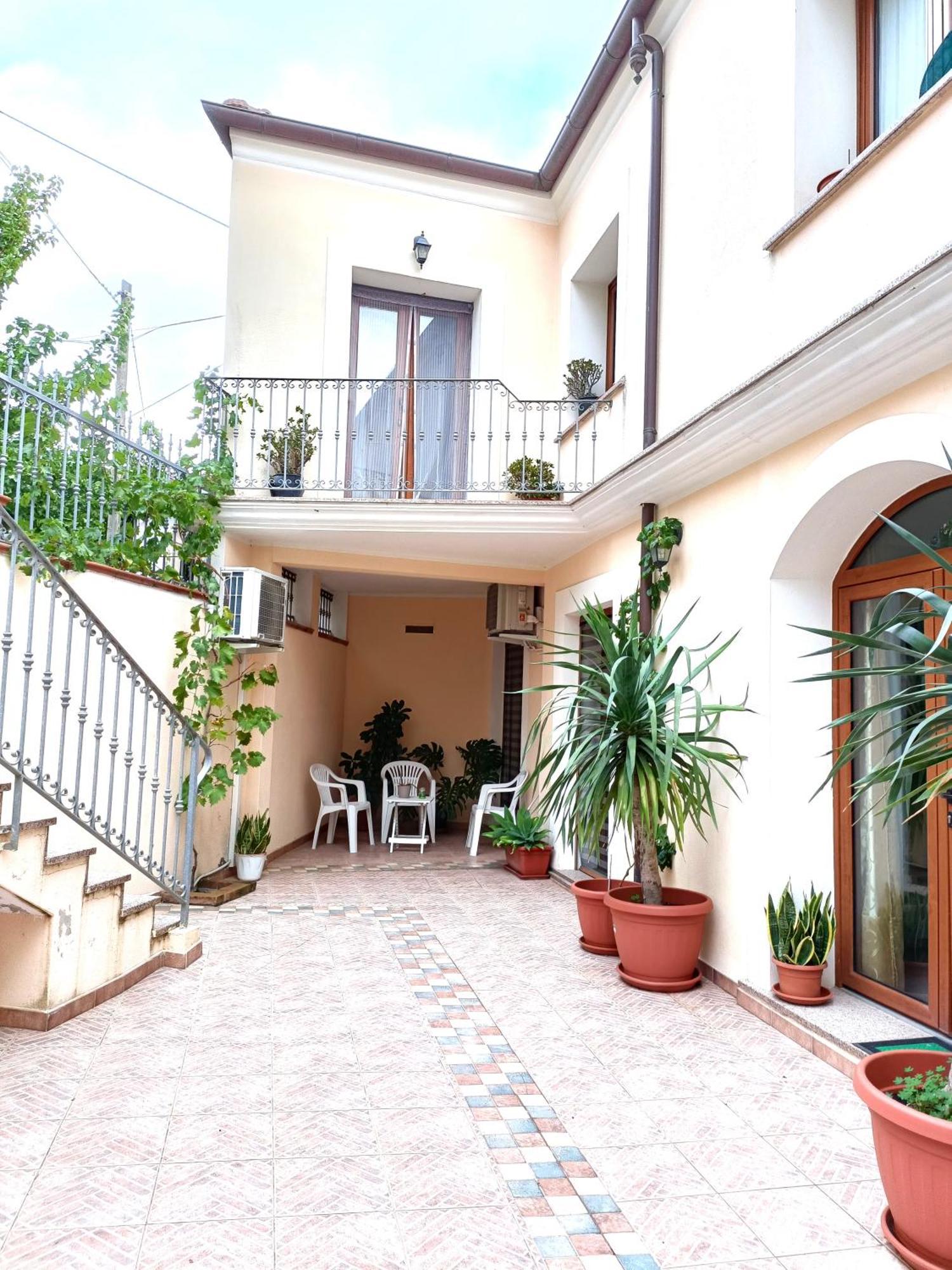 Giarranas House - Apartment With Coutyard Villacidro Zewnętrze zdjęcie